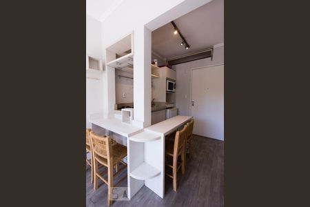 Cozinha de apartamento para alugar com 1 quarto, 40m² em Rio Branco, Porto Alegre