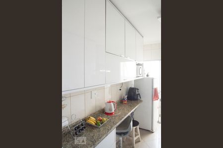 Cozinha  de apartamento à venda com 2 quartos, 67m² em Vila Albertina, São Paulo