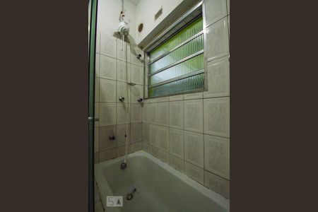 Banheiro de apartamento para alugar com 2 quartos, 56m² em Bela Vista, São Paulo
