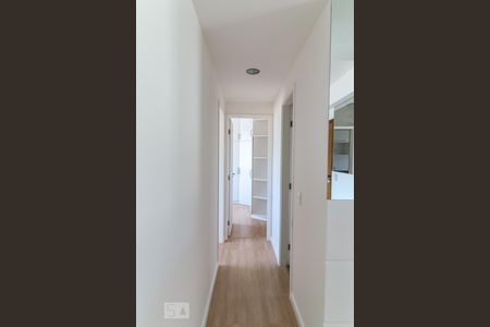 Corredor de apartamento para alugar com 2 quartos, 65m² em Jacarepaguá, Rio de Janeiro