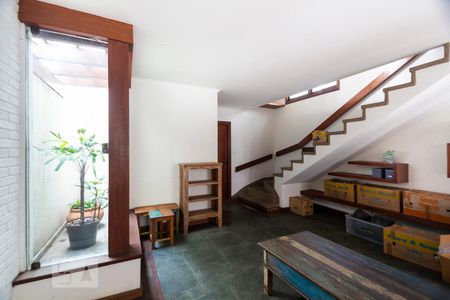 Sala de casa à venda com 4 quartos, 300m² em Mirandópolis, São Paulo