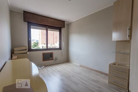 Quarto 2 de apartamento para alugar com 3 quartos, 85m² em Jardim do Salso, Porto Alegre