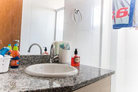 Banheiro de apartamento à venda com 3 quartos, 100m² em Vila Valparaíso, Santo André