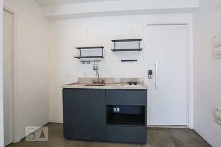 Cozinha de apartamento para alugar com 1 quarto, 39m² em Pinheiros, São Paulo