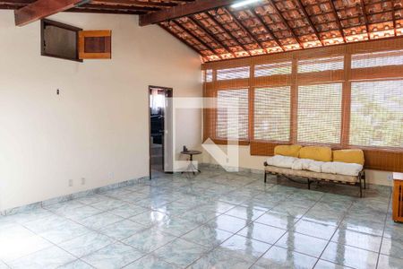 Sala 2 de casa à venda com 5 quartos, 300m² em Icaraí, Niterói