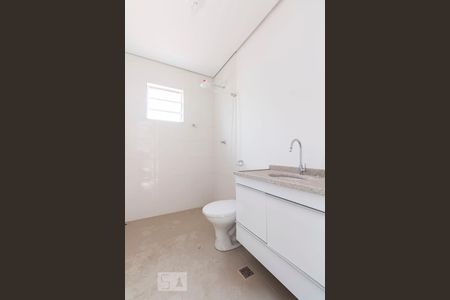 Banheiro  de casa para alugar com 2 quartos, 70m² em Vila Santa Isabel, São Paulo