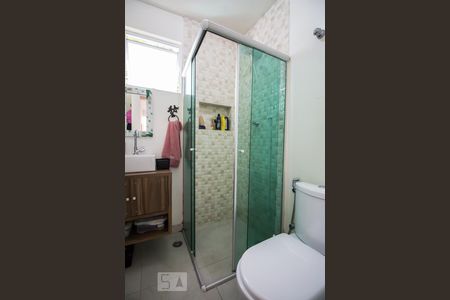 Banheiro social de apartamento à venda com 3 quartos, 72m² em Alto de Pinheiros, São Paulo