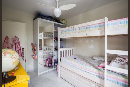 Quarto solteiro de apartamento à venda com 3 quartos, 72m² em Alto de Pinheiros, São Paulo