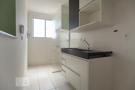 Cozinha de apartamento à venda com 2 quartos, 45m² em Loteamento Parque São Martinho, Campinas