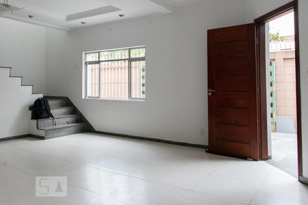 Sala de casa à venda com 3 quartos, 163m² em Vila Santo Estéfano, São Paulo