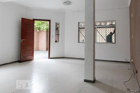 Sala de casa à venda com 3 quartos, 163m² em Vila Santo Estéfano, São Paulo