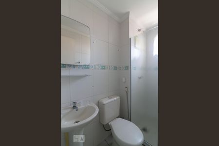 Banheiro  de apartamento para alugar com 2 quartos, 50m² em Vila Firmiano Pinto, São Paulo