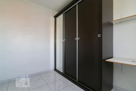 Quarto 1 de apartamento para alugar com 2 quartos, 50m² em Vila Firmiano Pinto, São Paulo