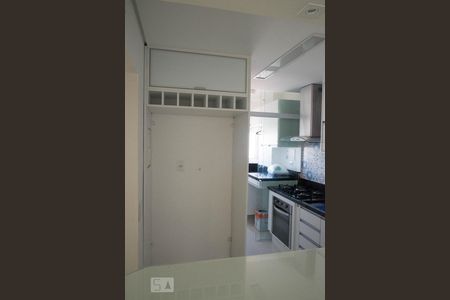 Cozinha  de apartamento à venda com 2 quartos, 54m² em Vila Cruz das Almas, São Paulo