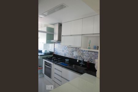 Cozinha  de apartamento à venda com 2 quartos, 54m² em Vila Cruz das Almas, São Paulo