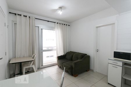 Sala e cozinha  de apartamento para alugar com 1 quarto, 30m² em Liberdade, São Paulo