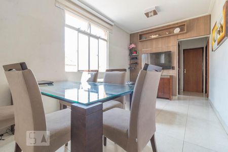 Sala de apartamento para alugar com 3 quartos, 70m² em Nova Floresta, Belo Horizonte