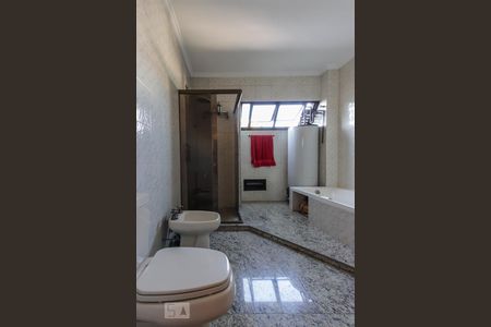 Apartamento à venda com 215m², 2 quartos e 4 vagas Apartamento à venda com 215m², 2 quartos e 4 vagasbanheiro suíte 2