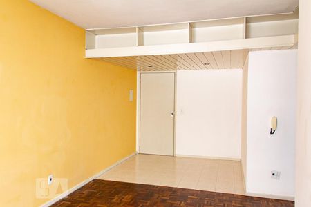 Sala de apartamento para alugar com 3 quartos, 83m² em Auxiliadora, Porto Alegre