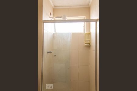 Banheiro de apartamento à venda com 3 quartos, 83m² em Auxiliadora, Porto Alegre