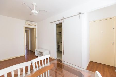 Sala de apartamento para alugar com 1 quarto, 43m² em Jardim Floresta, Porto Alegre