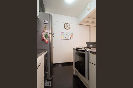 Cozinha e Área de Serviço de apartamento para alugar com 2 quartos, 50m² em Aeroporto, Belo Horizonte