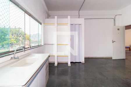 Cozinha de kitnet/studio para alugar com 1 quarto, 25m² em Brás, São Paulo