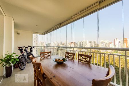 Varanda de apartamento para alugar com 4 quartos, 138m² em Vila Andrade, São Paulo