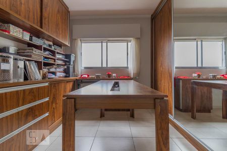 Quarto de apartamento à venda com 2 quartos, 67m² em Vila Romana, São Paulo