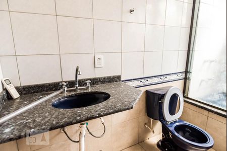 Banheiro de apartamento à venda com 3 quartos, 90m² em Petrópolis, Porto Alegre