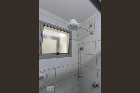 banheiro corredor de apartamento à venda com 3 quartos, 70m² em Jardim Londrina, São Paulo