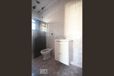 Banheiro suíte de casa à venda com 3 quartos, 150m² em Ferreira, São Paulo
