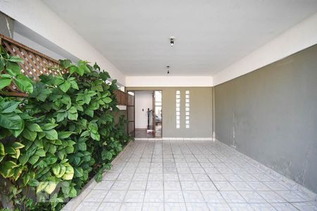 Casa à venda com 150m², 3 quartos e 2 vagasGaragem