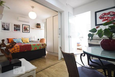 Sala de apartamento para alugar com 2 quartos, 65m² em Real Parque, São Paulo