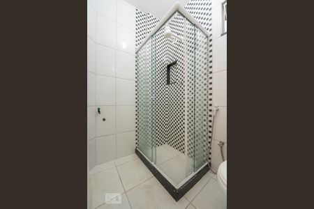 Banheiro de kitnet/studio para alugar com 1 quarto, 39m² em Centro, Rio de Janeiro