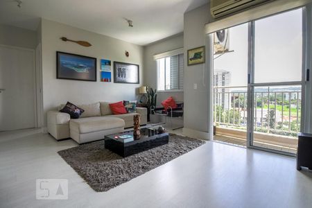 Sala de apartamento à venda com 2 quartos, 70m² em Jardim Tupanci, Barueri