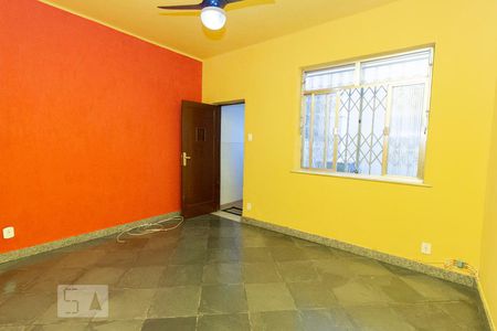 Apartamento à venda com 75m², 2 quartos e sem vagaSala