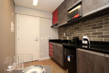 Cozinha de kitnet/studio para alugar com 1 quarto, 28m² em República, São Paulo