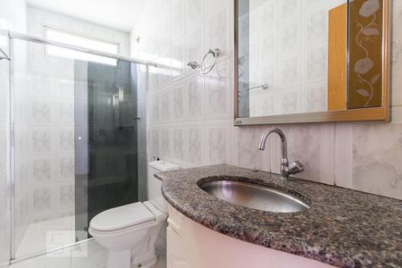 Banheiro de apartamento à venda com 2 quartos, 77m² em Santa Efigênia, Belo Horizonte