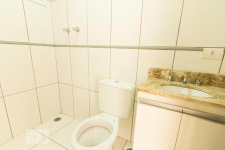 Banheiro de apartamento à venda com 2 quartos, 54m² em Campestre, Santo André