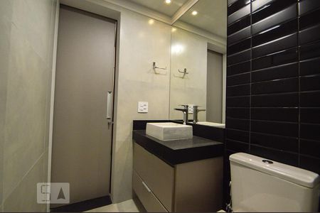 Banheiro de kitnet/studio para alugar com 1 quarto, 37m² em Consolação, São Paulo