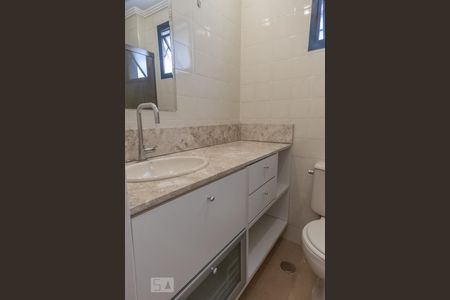 Banheiro de apartamento para alugar com 1 quarto, 52m² em Indianópolis, São Paulo