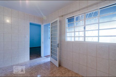 Cozinha de casa para alugar com 2 quartos, 60m² em Novo Taquaral, Campinas