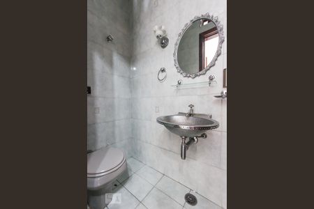 lavabo de casa para alugar com 4 quartos, 360m² em Vila Morse, São Paulo
