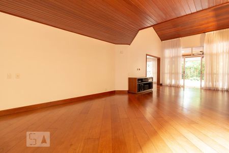 Sala de casa de condomínio para alugar com 4 quartos, 600m² em Santo Amaro, São Paulo