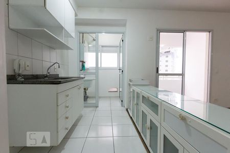 Cozinha de apartamento para alugar com 2 quartos, 70m² em Água Branca, São Paulo