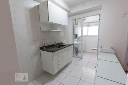 Cozinha de apartamento para alugar com 2 quartos, 70m² em Água Branca, São Paulo