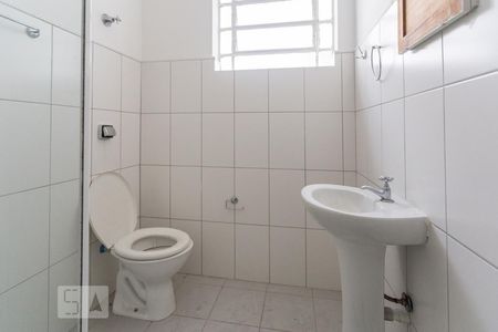 Banheiro de apartamento para alugar com 2 quartos, 75m² em Petrópolis, Porto Alegre