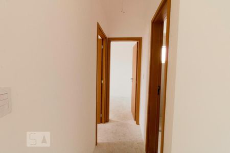 Corredor de apartamento para alugar com 2 quartos, 54m² em Vila Guaraciaba, Santo André