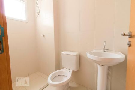 Banheiro de apartamento para alugar com 2 quartos, 54m² em Vila Guaraciaba, Santo André